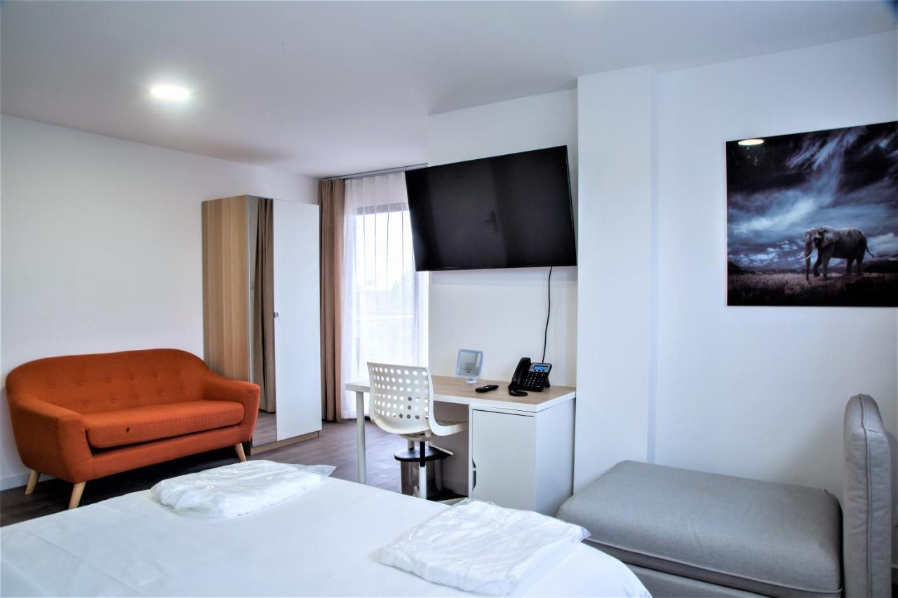 Wdc Aparthotel - Buea エクステリア 写真