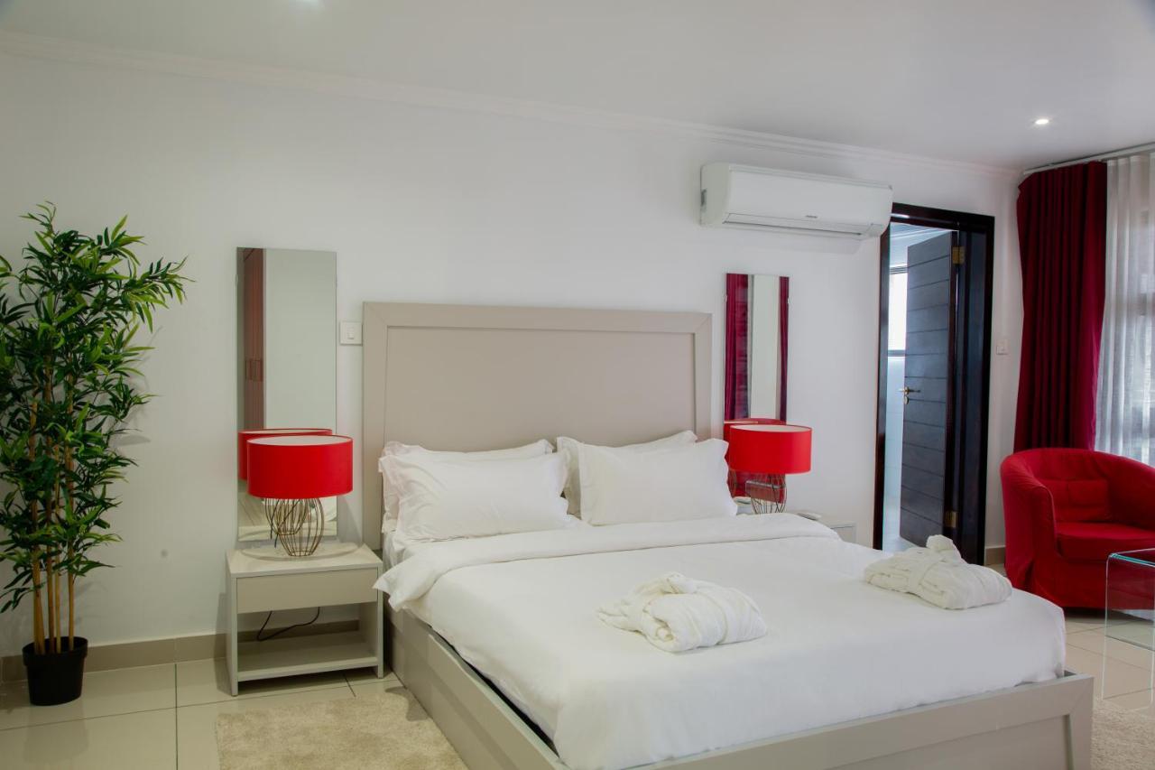 Wdc Aparthotel - Buea エクステリア 写真
