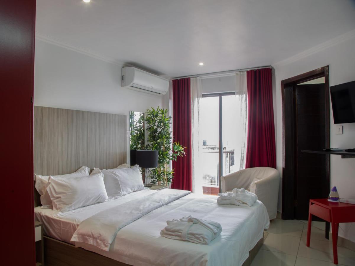 Wdc Aparthotel - Buea エクステリア 写真