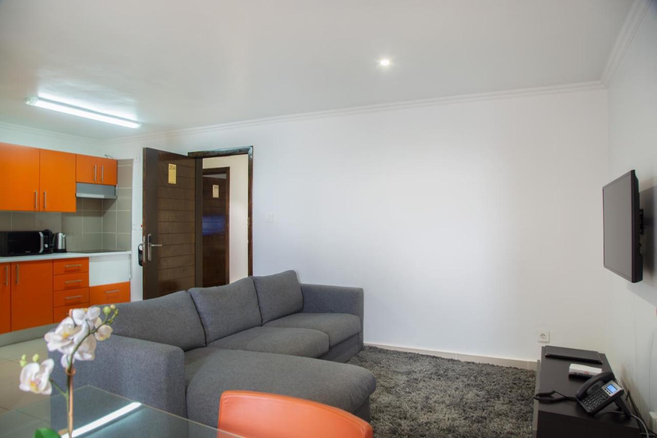 Wdc Aparthotel - Buea エクステリア 写真
